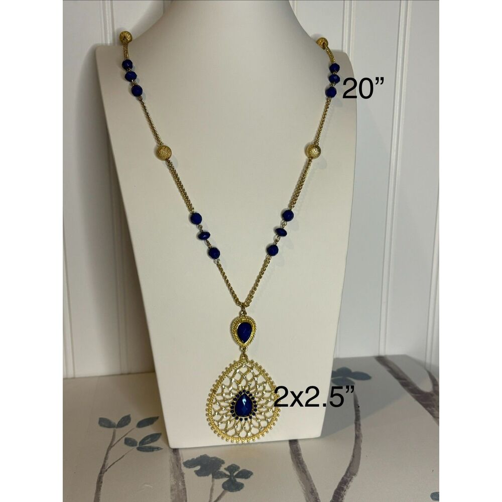 Water Drop Crystals Blue Pendant Beaded Necklace NWOT